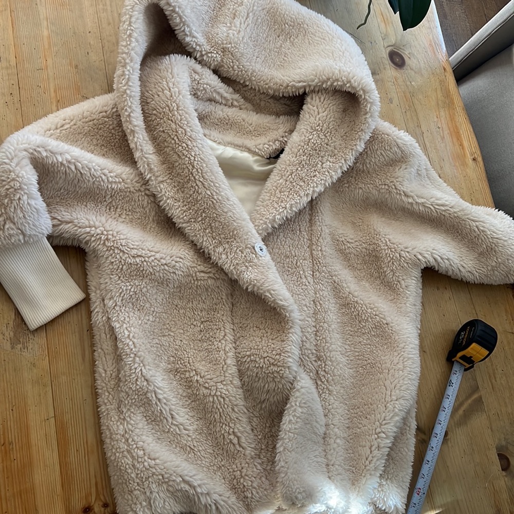 BLANC lambs style cozy warm coat. Never worn.Small satin lining